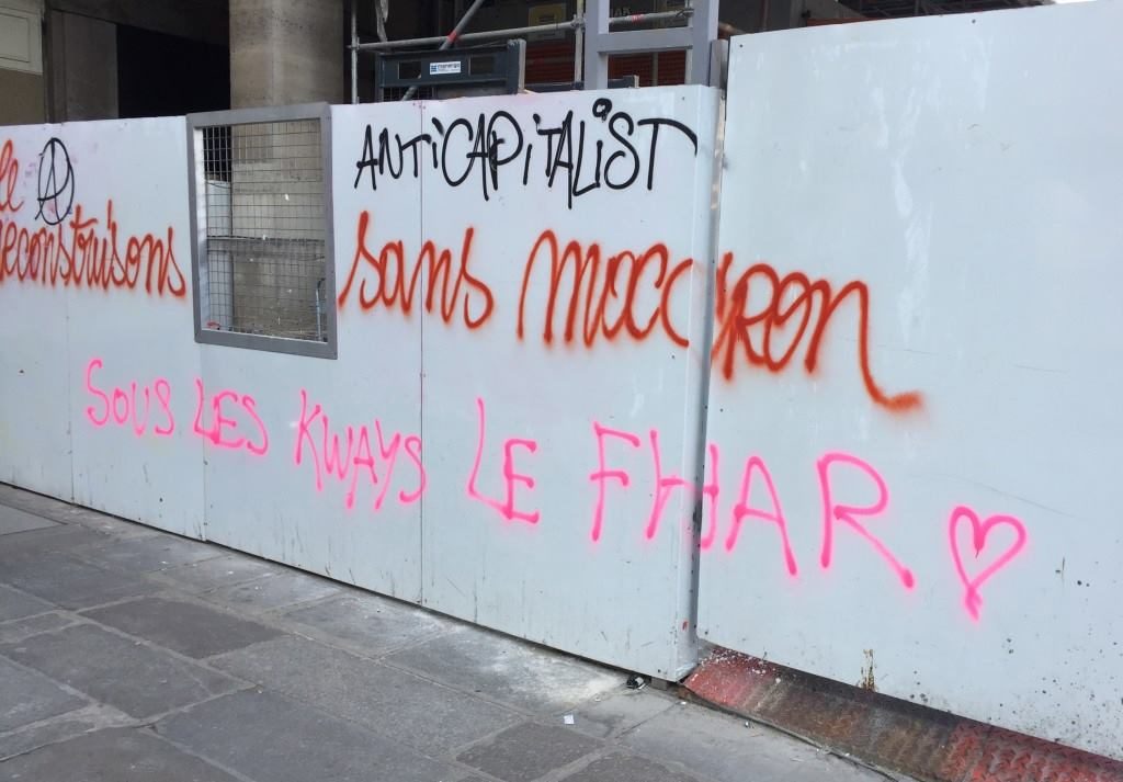 Manif du 1er mai à Paris : bloc Queer VNR contre l'exploitation !